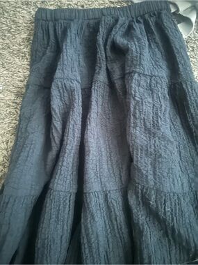 Girls Black Textured Tiered Skirt
